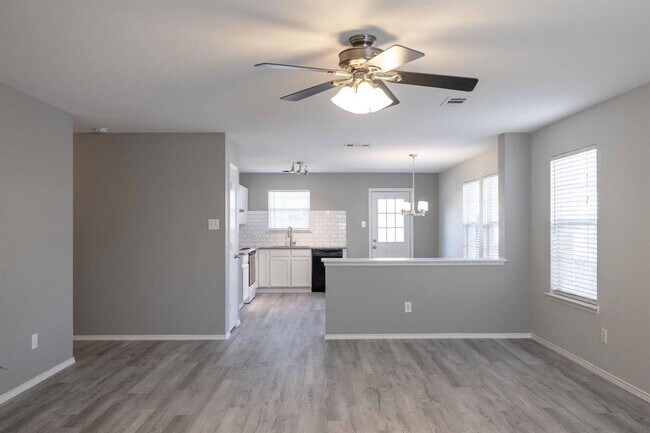 Foto del edificio - 3477 Hidden Canyon Rd