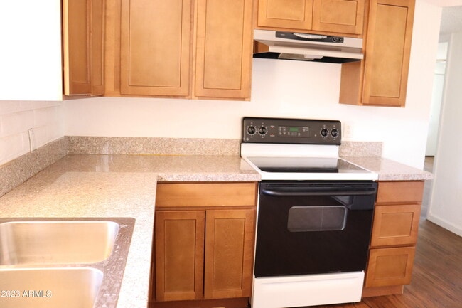 Building Photo - 1052 Chaparral Cir