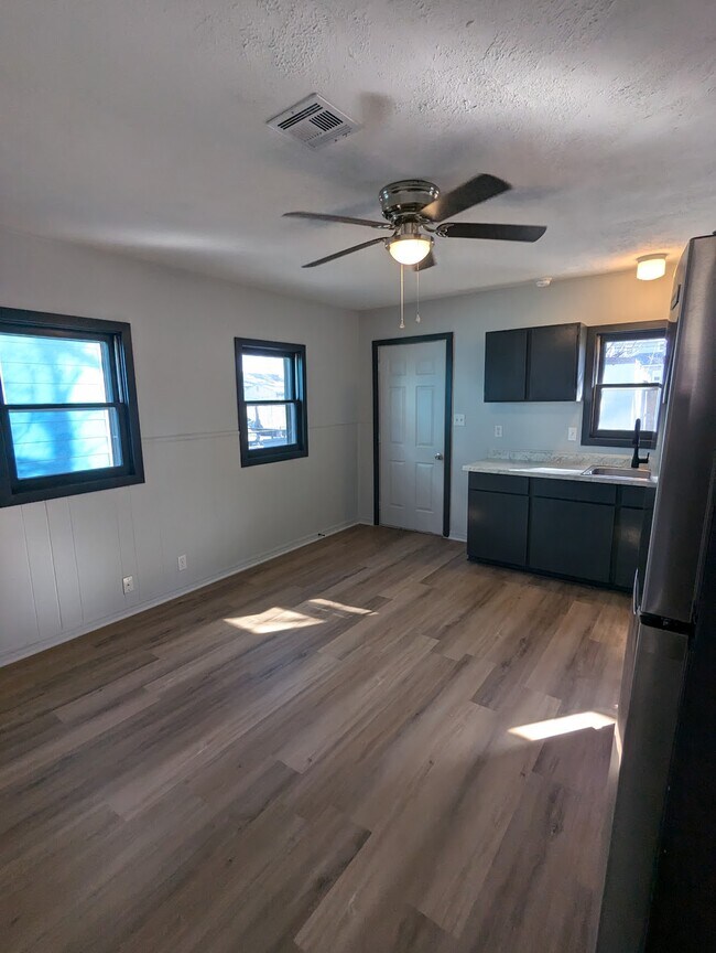 Foto del edificio - 112 N 5th St