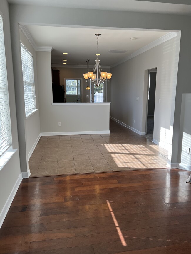 Building Photo - 12715 Persimmon Tree Dr