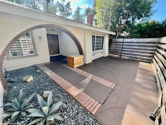 Building Photo - 13147 Portofino Dr