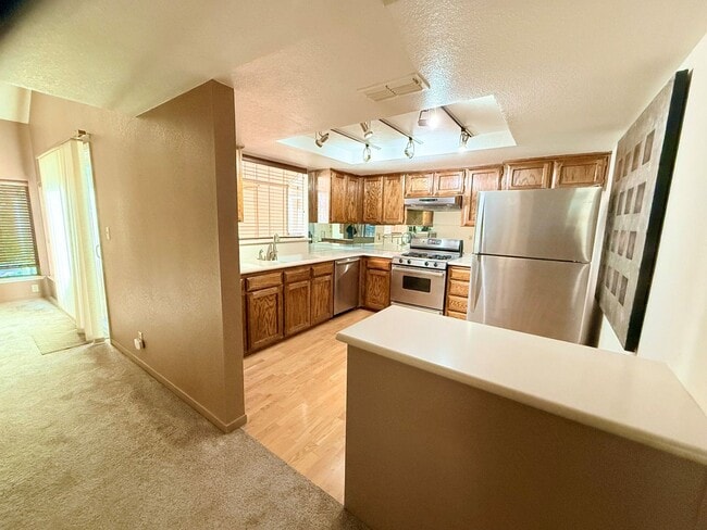 Building Photo - Cal Park Townhome for Rent in Chico CA | 2 Bed, Fenced Yard, Pet Friendly