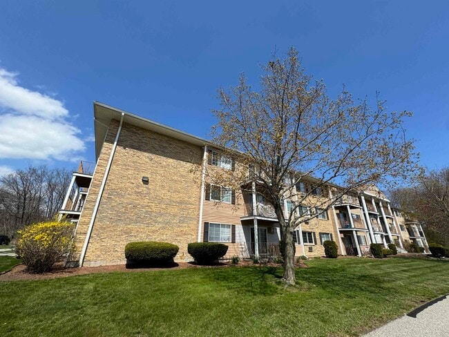 Building Photo - 377 Huse Rd