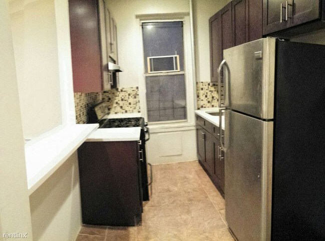 Foto del edificio - 596 E 22nd St