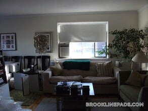 Building Photo - 72 St Paul St