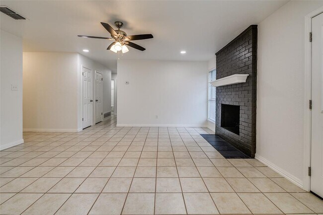 Building Photo - 6256 Brookside Dr