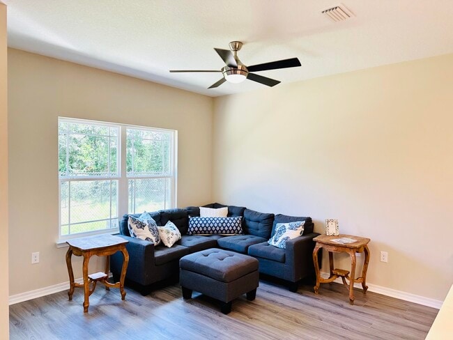 Building Photo - 810 Carlton St