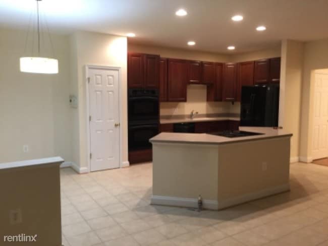 Building Photo - 107 Cheshire Ct