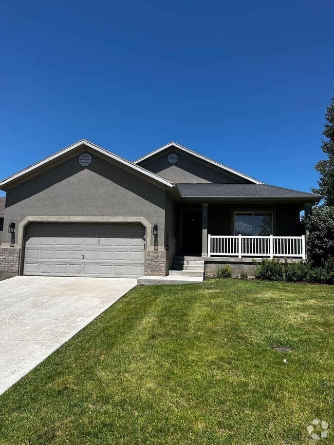 Building Photo - 451 Apple Grove Ln