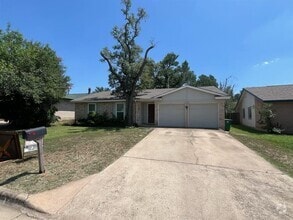 Building Photo - 3930 Leafield Dr