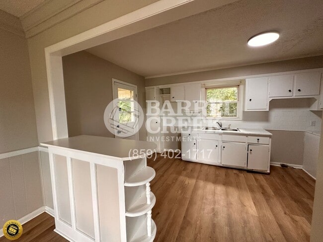 Building Photo - 2-bed 1-Bath House