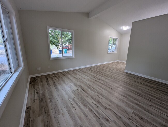 Foto del edificio - 5442 -5448 SE Franklin St