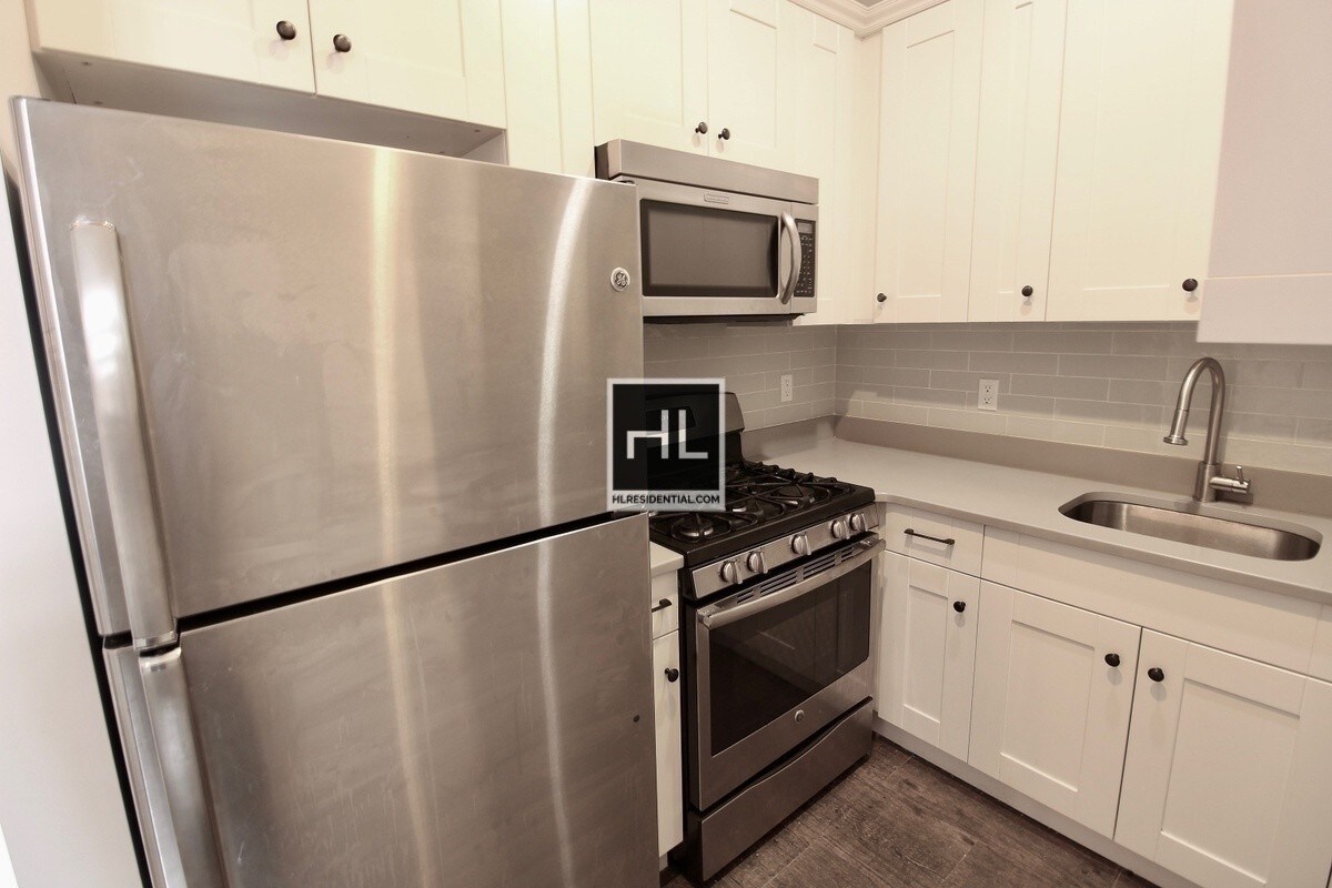 Primary Photo - 265 Nostrand Ave
