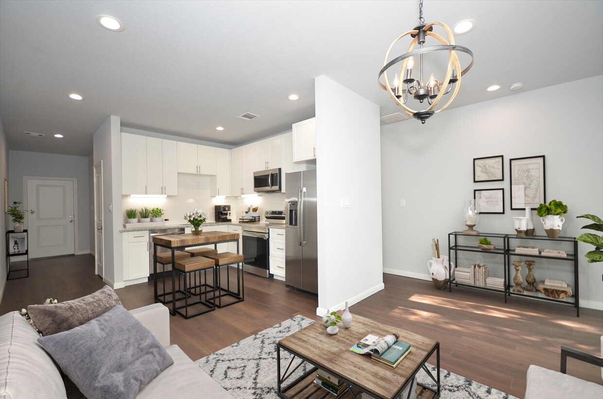 Foto principal - 18825 Luminescent Ln