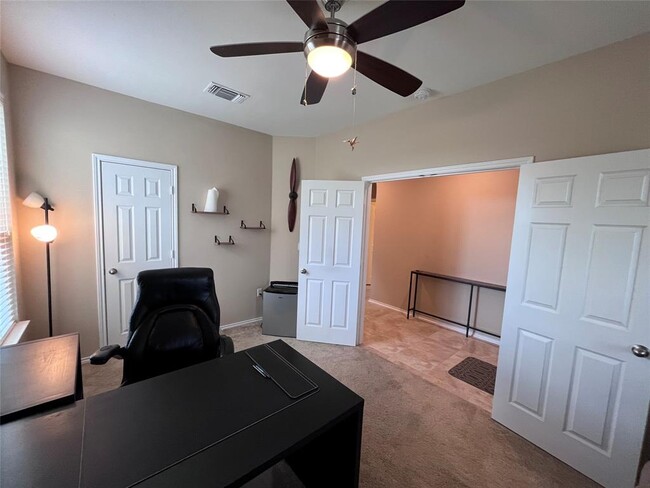 Building Photo - 12425 Calibri Ln