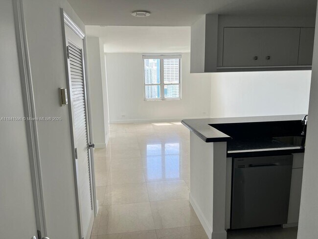 Foto del edificio - 701 Brickell Key Blvd