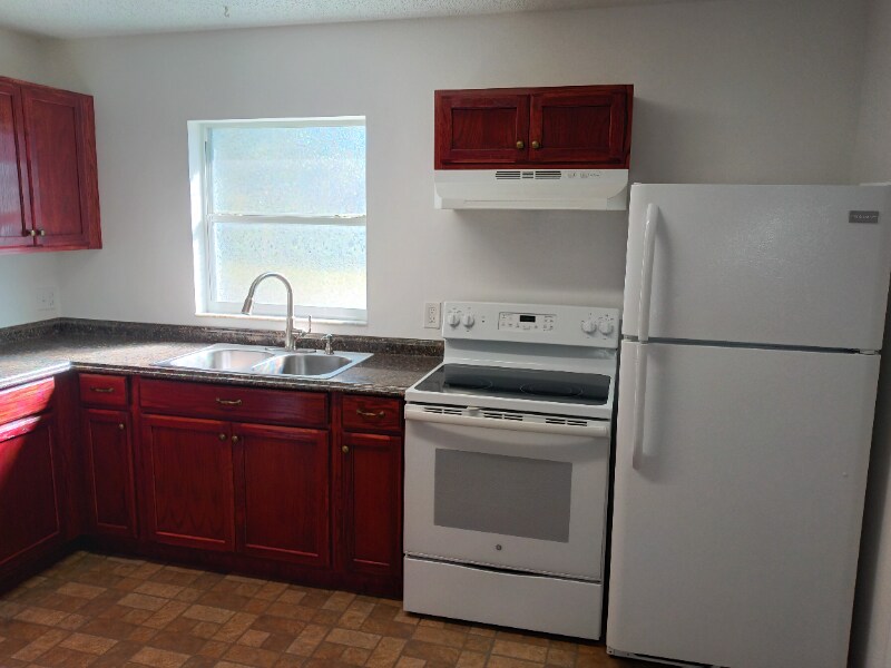 Primary Photo - 5430 Charles St