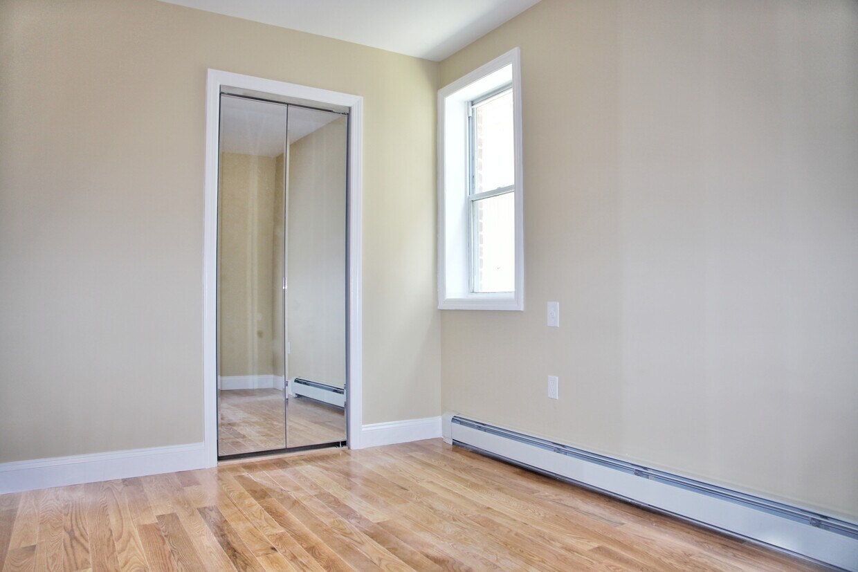 Foto del edificio - 1831 Tomlinson Ave