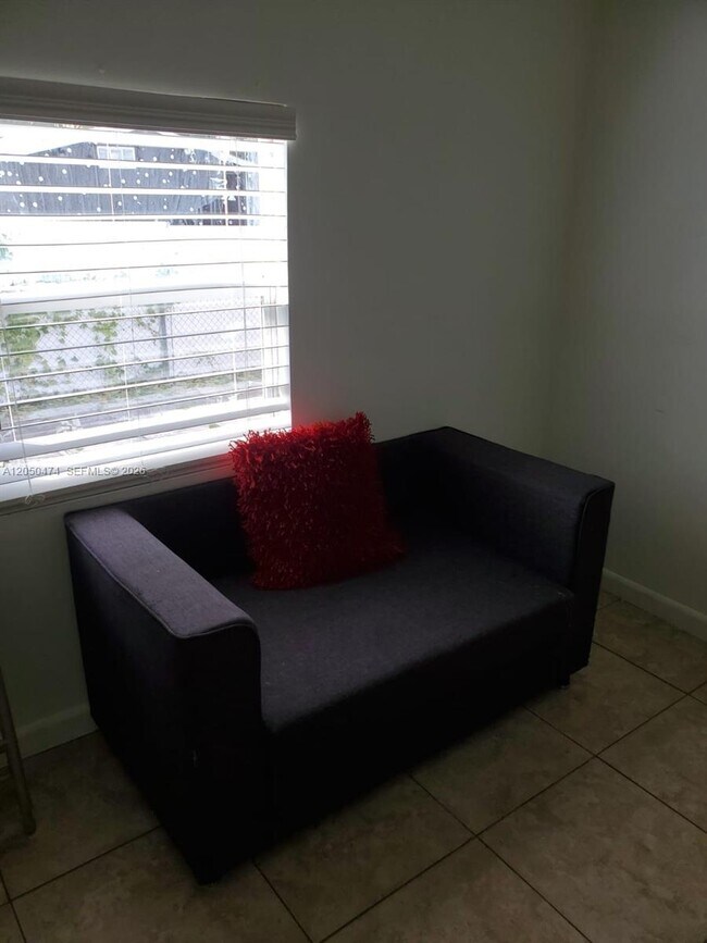 Foto del edificio - 13101 SW 14th St
