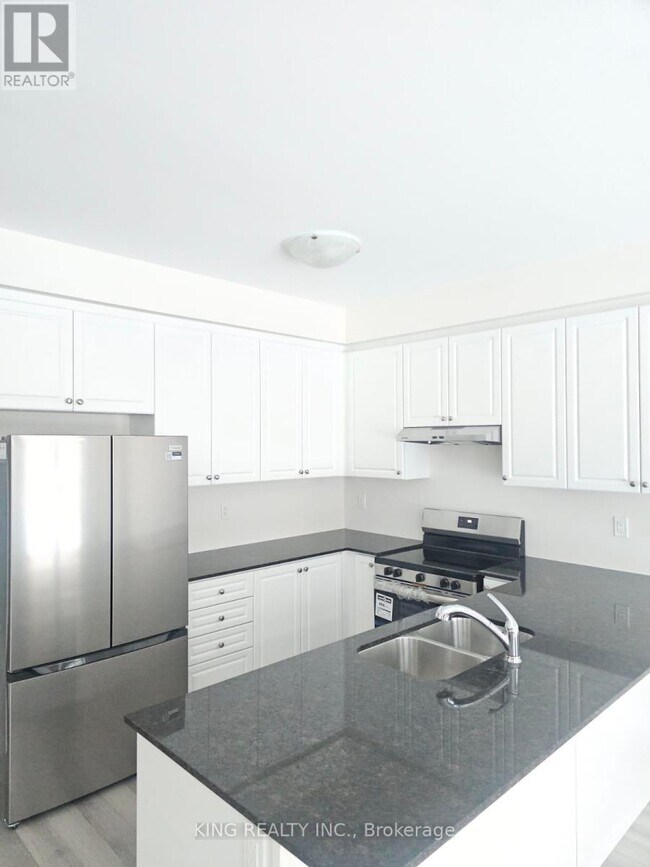 Photo du bâtiment - 92 Sanders Rd