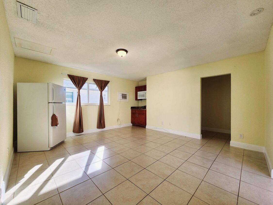 Foto principal - 4471 SW 54th Ct