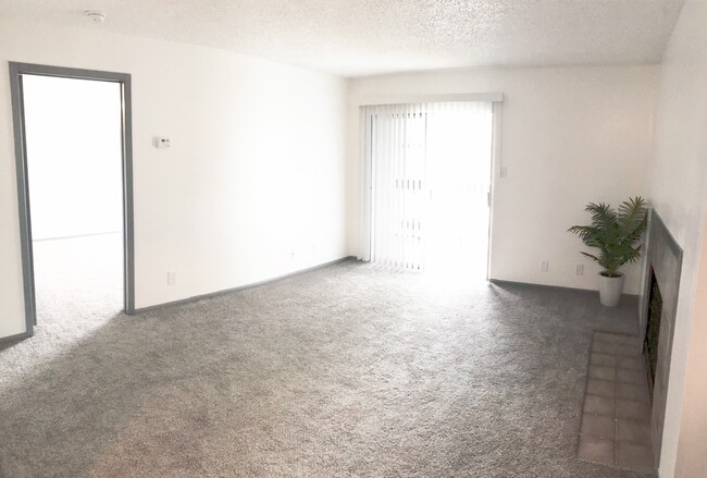 Living room - 11311 Sir Winston St