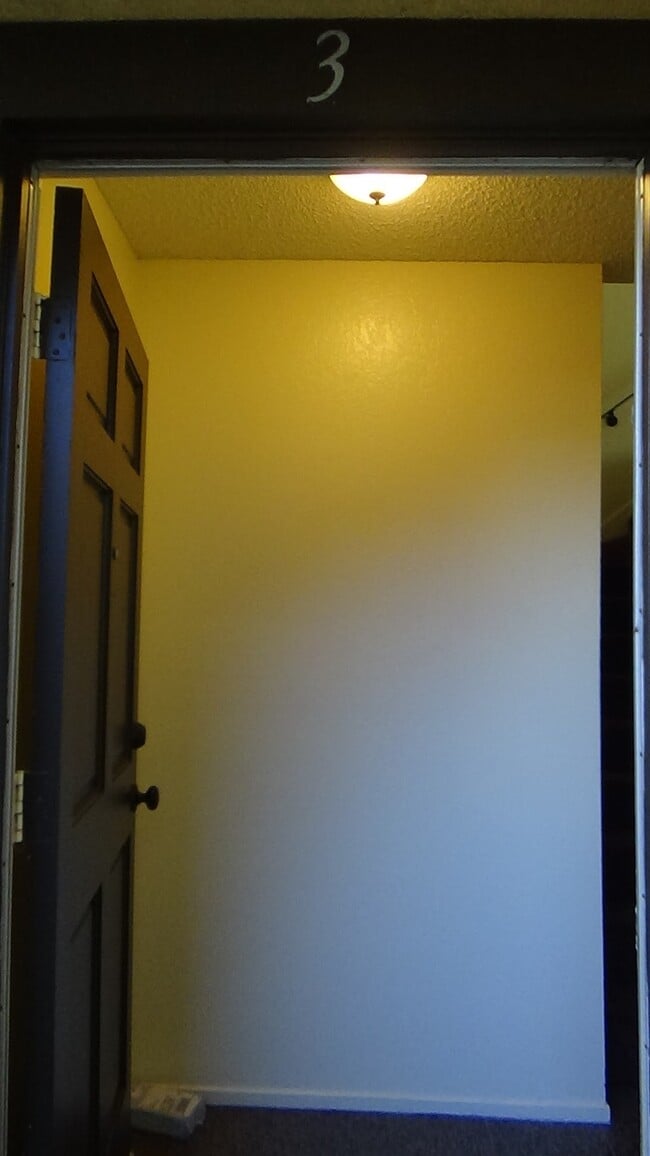 Entrada - 725 Summerwood Ln