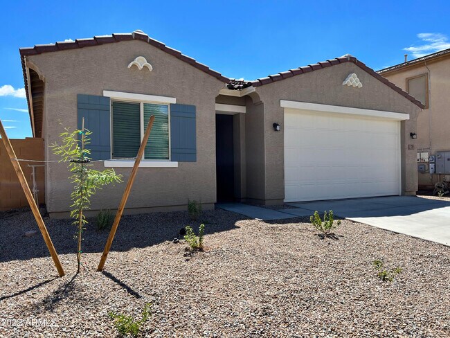 Building Photo - 729 E Diamond Dr