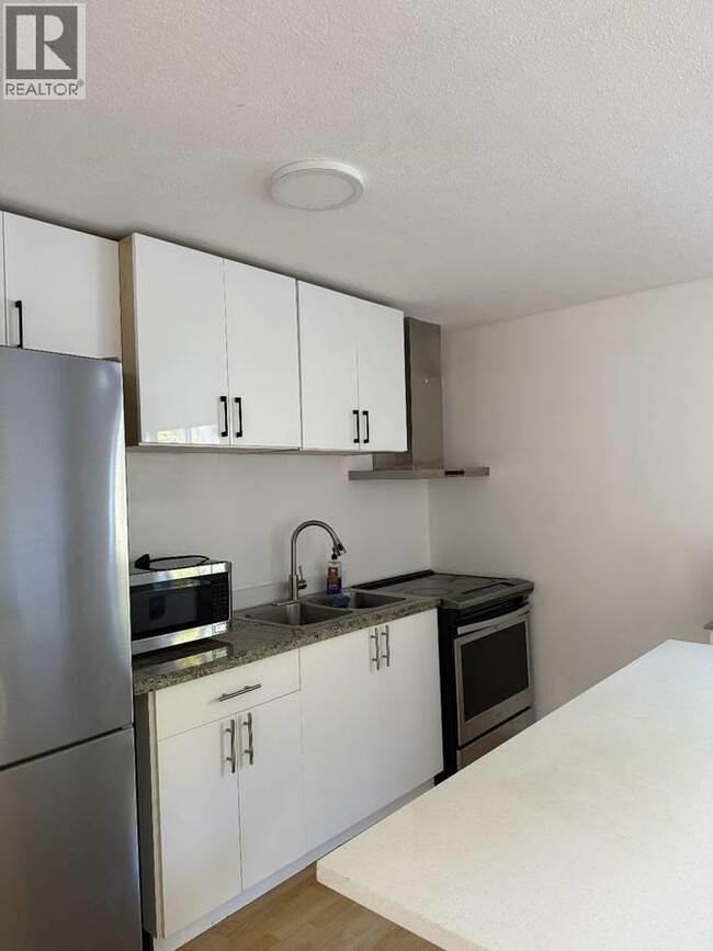 Photo du bâtiment - 23418 Tamarack Ln