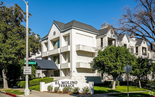 Building Photo - 300 N El Molino Ave