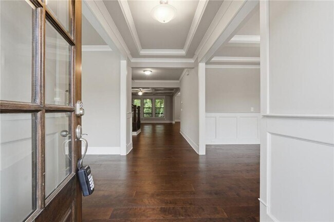 Building Photo - 710 Deer Holw Trce