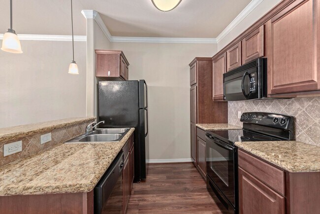 Foto del edificio - July 2024 Pre-lease! Spacious 1 Bed 1 Bath...