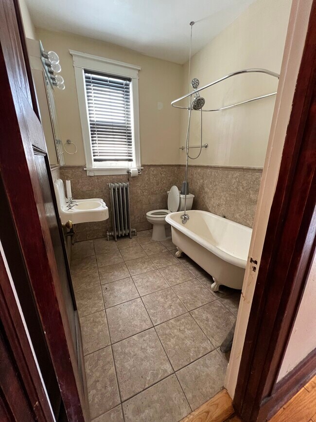 Bathroom1 - 3264 W Washington Blvd