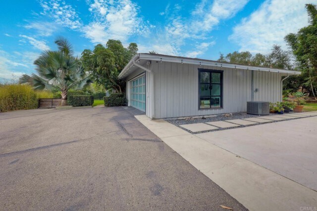 Building Photo - 1350 Alta Vista Dr