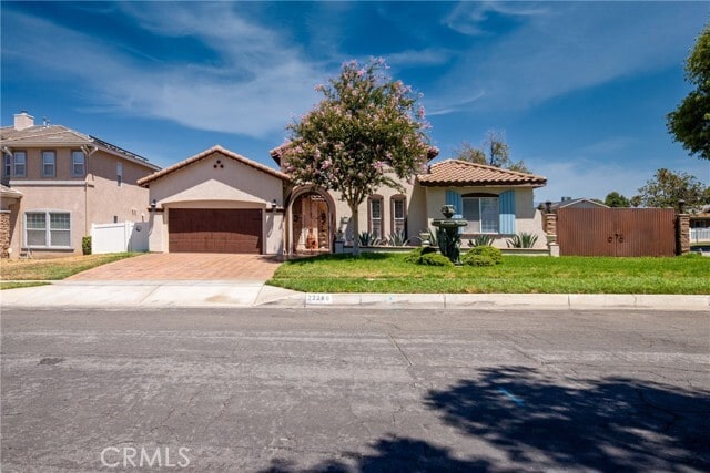 Primary Photo - 22288 Van Buren St