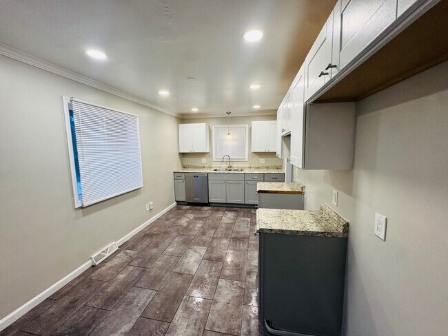 Building Photo - 8215 Crudele Dr