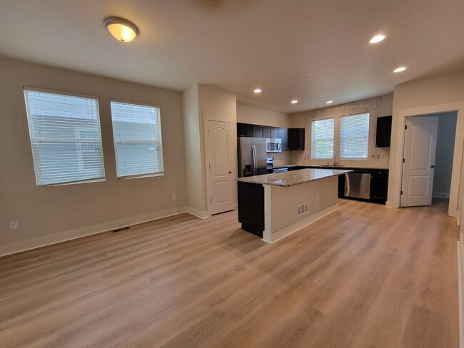Building Photo - Beautiful 4B/3.5B near Old Town Lafayette....