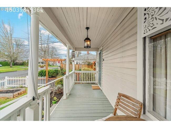 Foto del edificio - 310 N School St