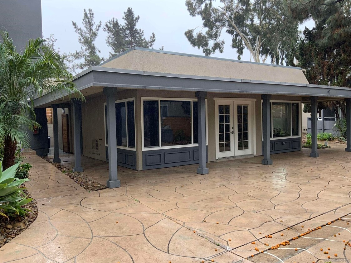 Building Photo - 4860 Rolando Ct