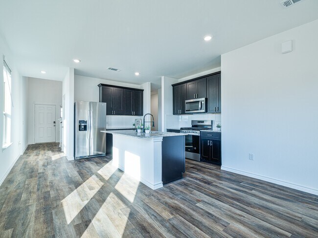 Foto del edificio - 15510 Olive Ter Trl