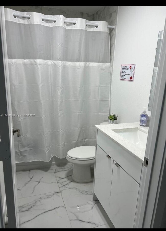 Foto del edificio - 8012 NW 14th Pl