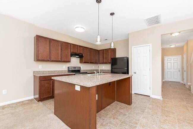 Foto del edificio - Beautiful 3 bedroom 2 Bath Town Home in Wi...