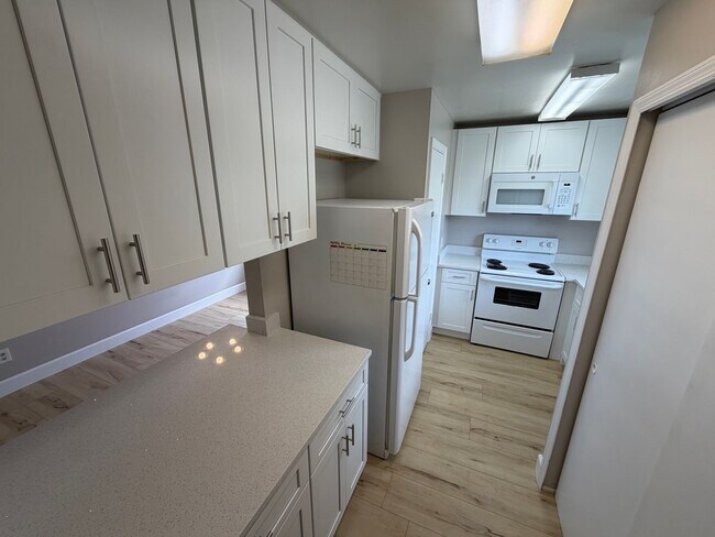 Foto del edificio - 4160 Pershing Pointe Pl
