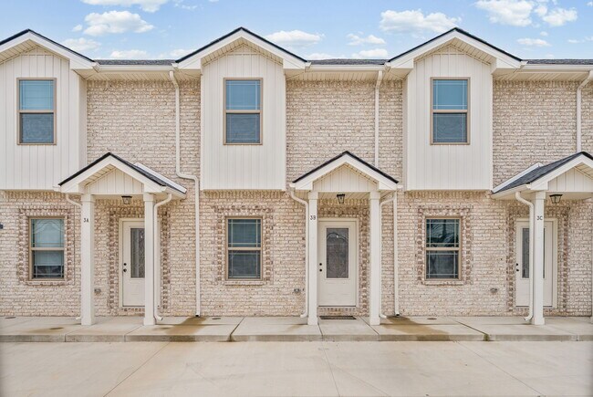 Foto del edificio - 1201 Fort Campbell Blvd