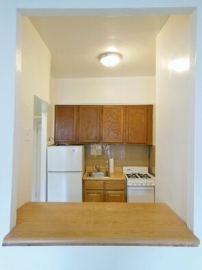 Kitchen - 1569 York Ave