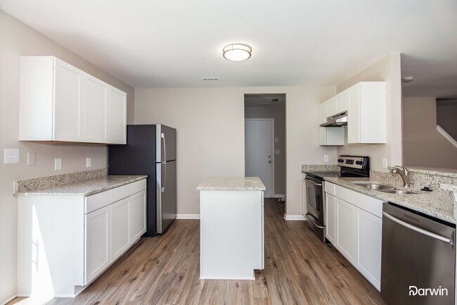 Foto del edificio - 11221 Northwoods Forest Dr, Charlotte, NC ...