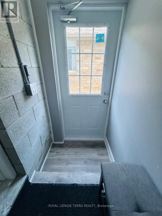 Building Photo - 1120 Leslie Dr