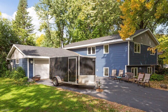 Building Photo - 5 br, 3 bath House - 12800 Country View Lane