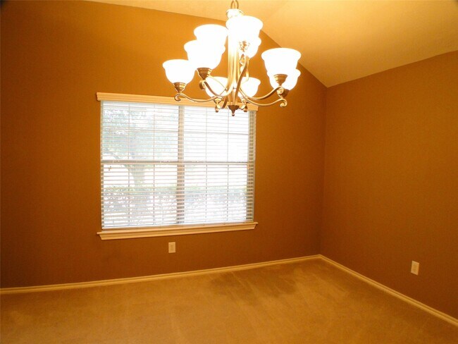 Foto del edificio - 5414 Trammel Dr