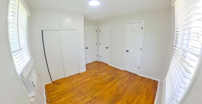 Building Photo - 3D Tour Available - Recently Remodeled + Fenced-in Yard + Washer & Dryer! Available September 3rd!